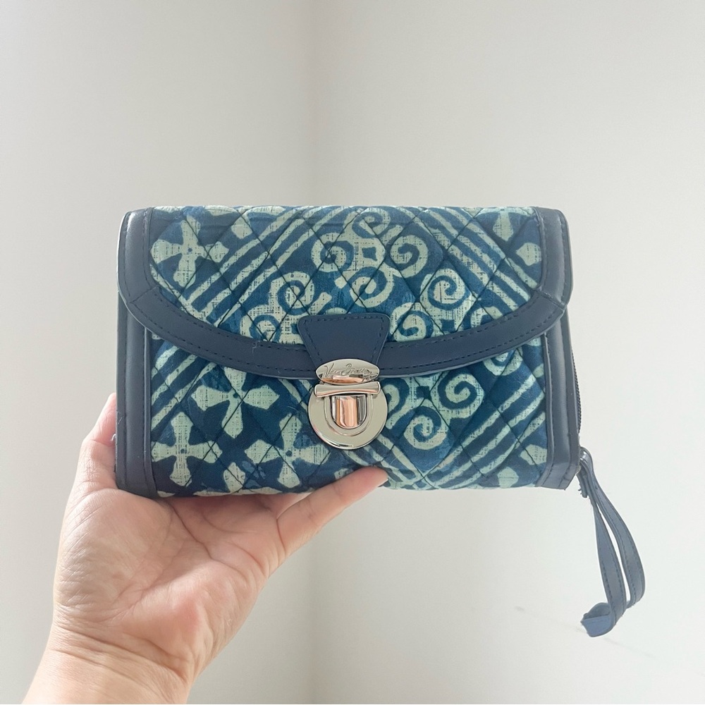 Unused Vera Bradley CUBAN TILES Trimmed Ultimate Wristlet Purse Wallet Trifold